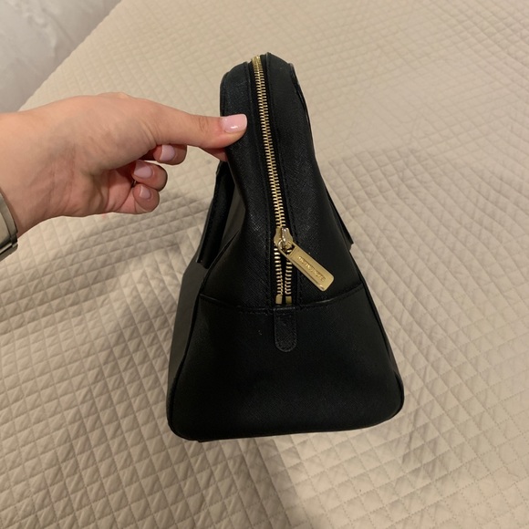 Michael kors black tote purse bag with gold zipper - Picture 2 of 6